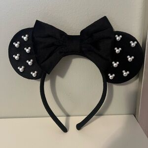Disney Black And Pearl Ear Headband